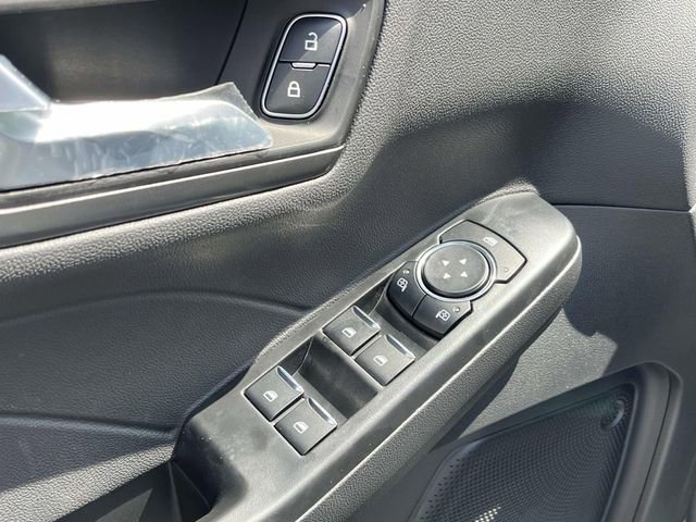 New 2025 Ford Escape SE FWD image 13