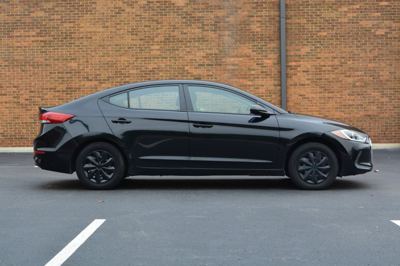 Used 2018 Hyundai Elantra SE FWD image 4