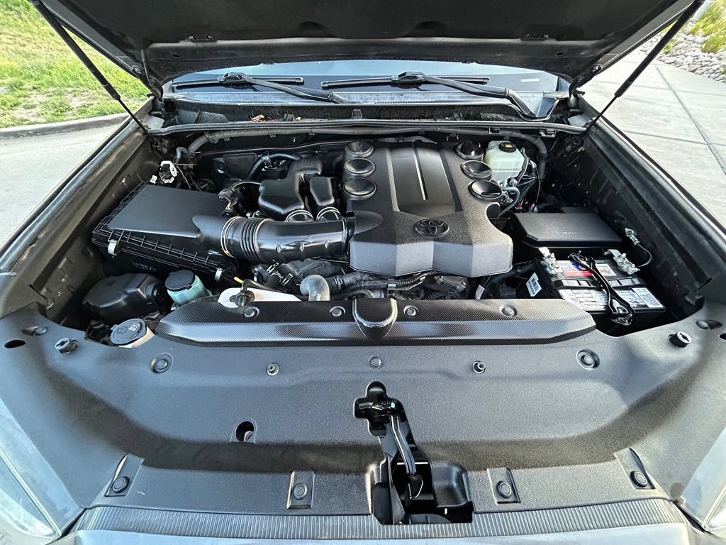 Used 2017 Toyota 4Runner SR5 AWD/4WD image 34