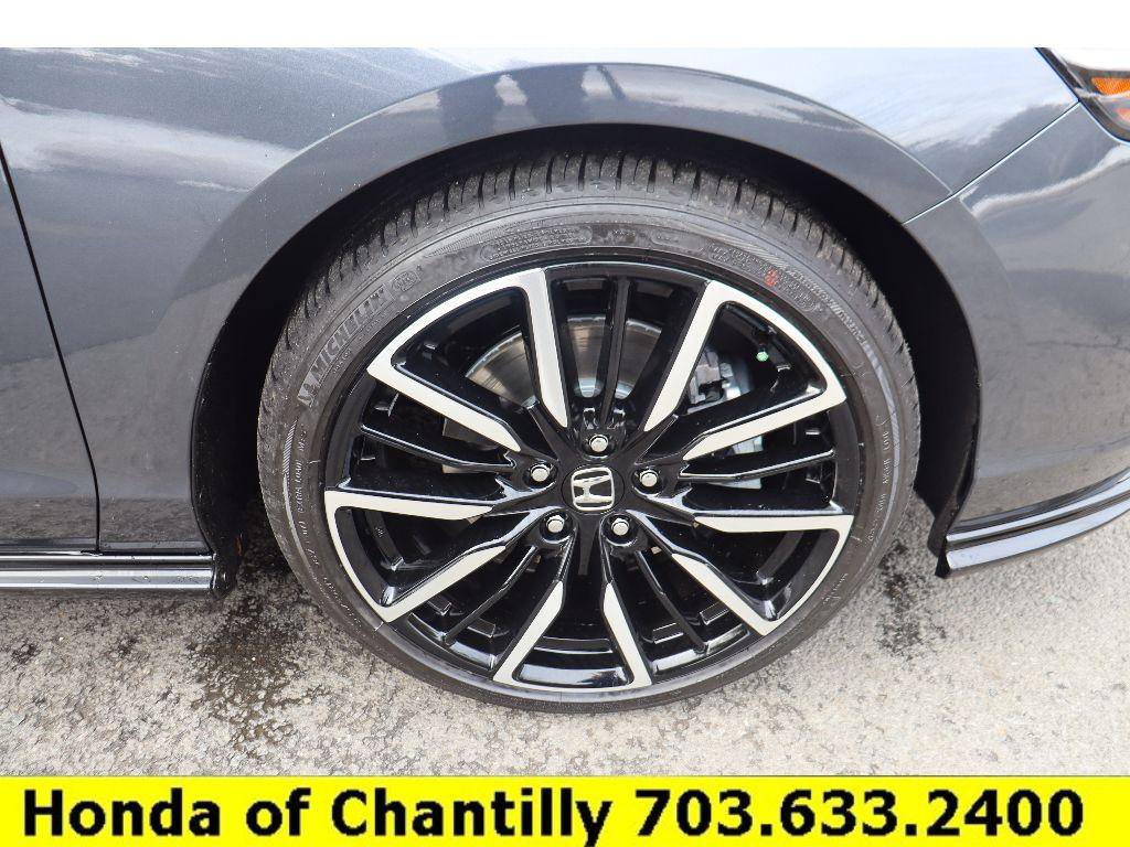 Certified 2025 Honda Accord Touring image 30