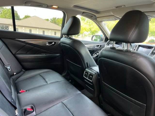 Used 2017 INFINITI Q50 2.0t w/ Moonroof Package RWD image 19