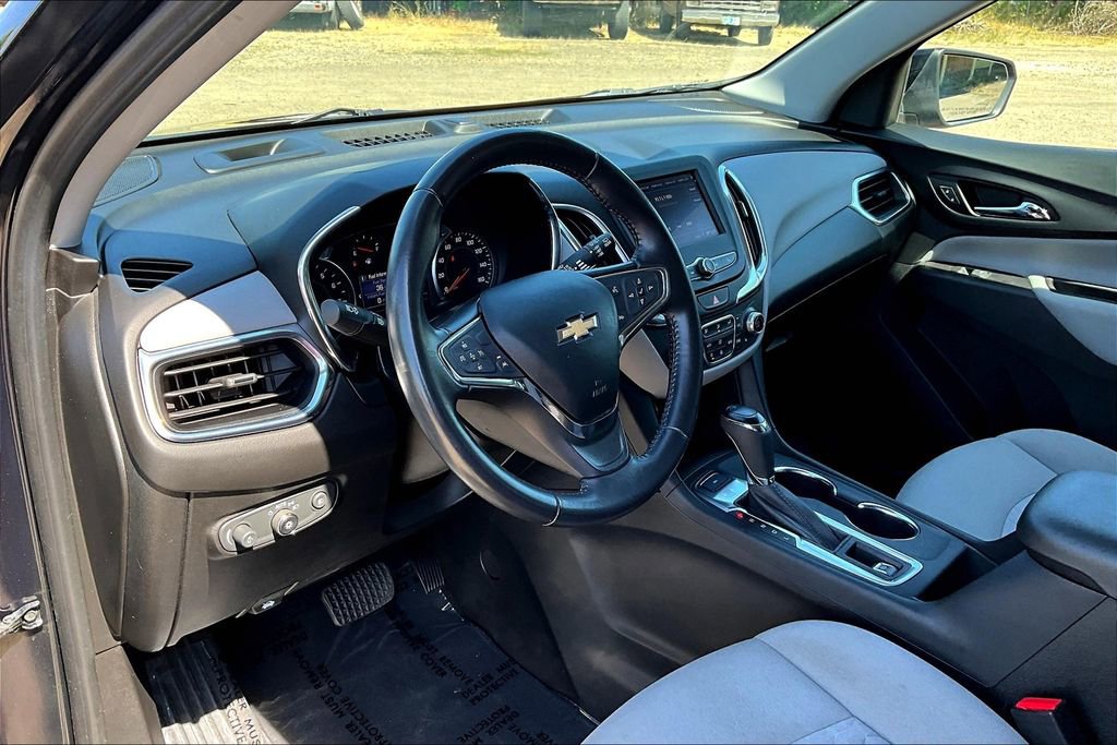 Used 2021 Chevrolet Equinox LT w/ Driver Convenience Package image 18
