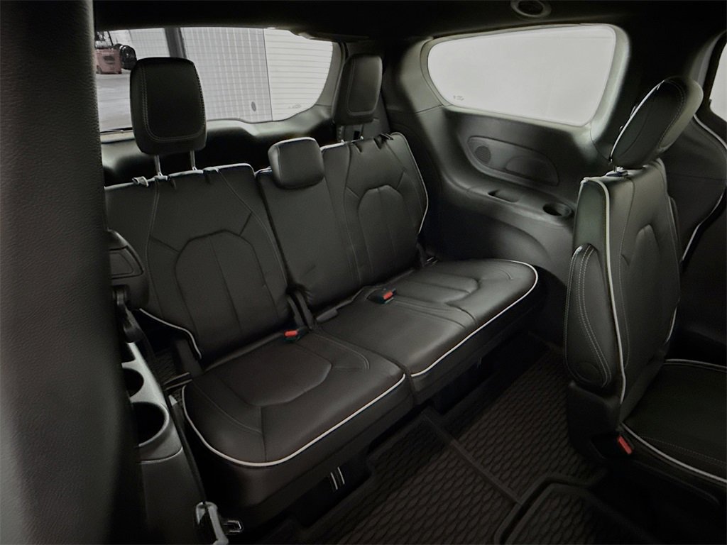 New 2026 Chrysler Pacifica Limited image 29