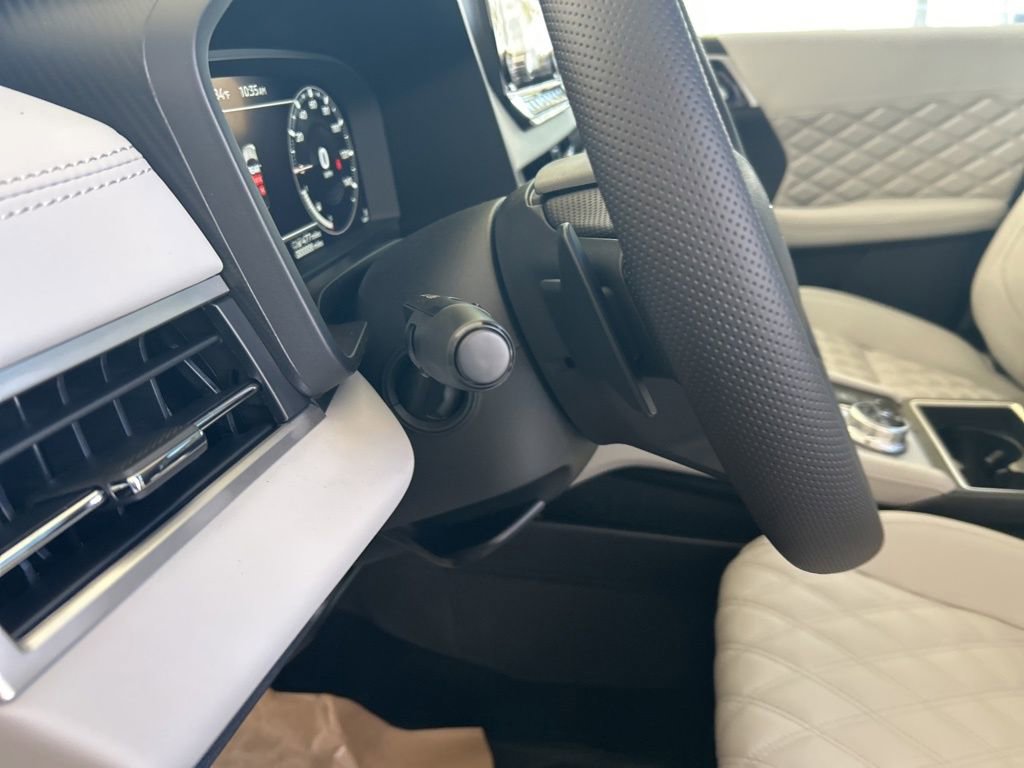 New 2025 Mitsubishi Outlander SEL image 44