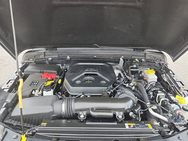 Used 2025 Jeep Wrangler Unlimited Sahara AWD/4WD image 21