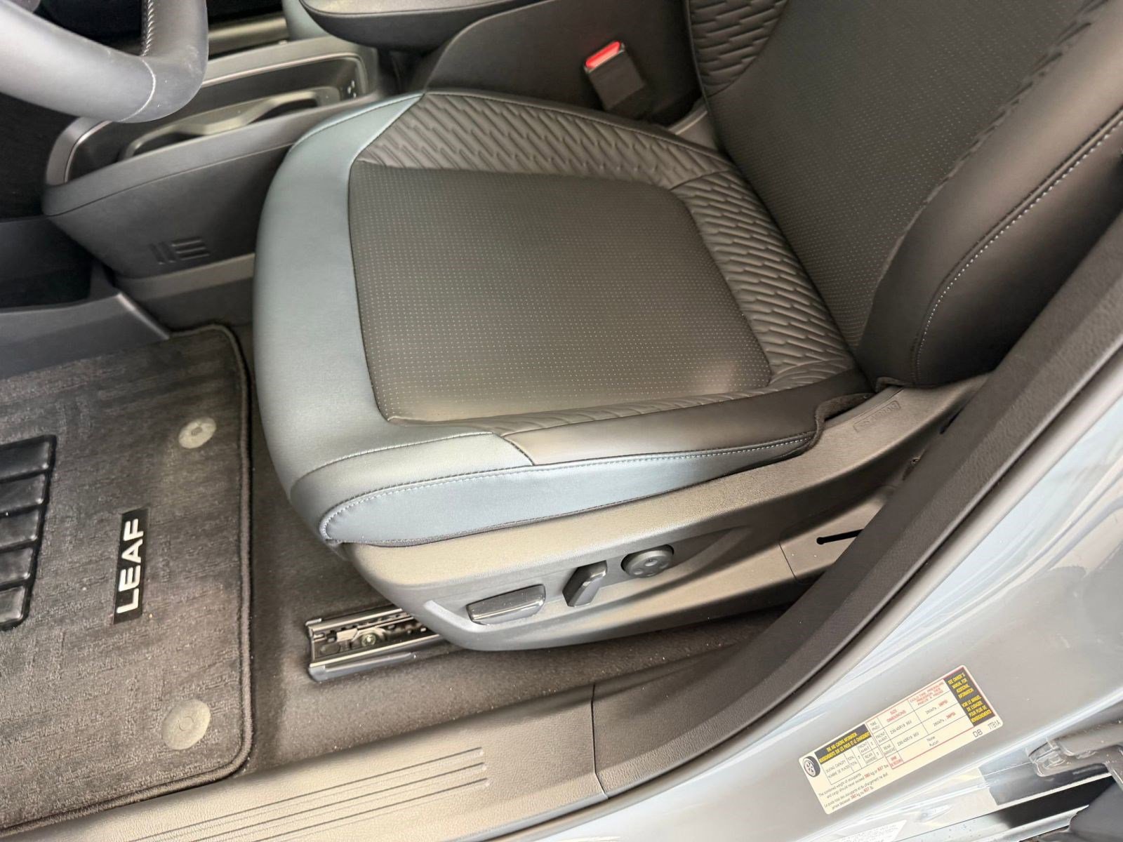 New 2026 Nissan Leaf Platinum+ FWD image 13