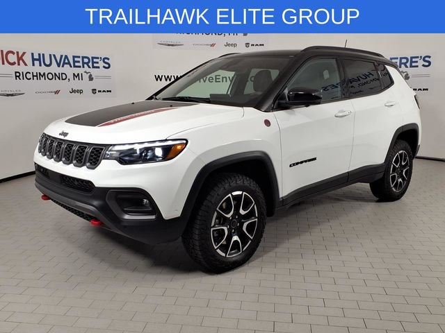 Used 2025 Jeep Compass Trailhawk w/ Trailhawk Elite Group AWD/4WD image 1