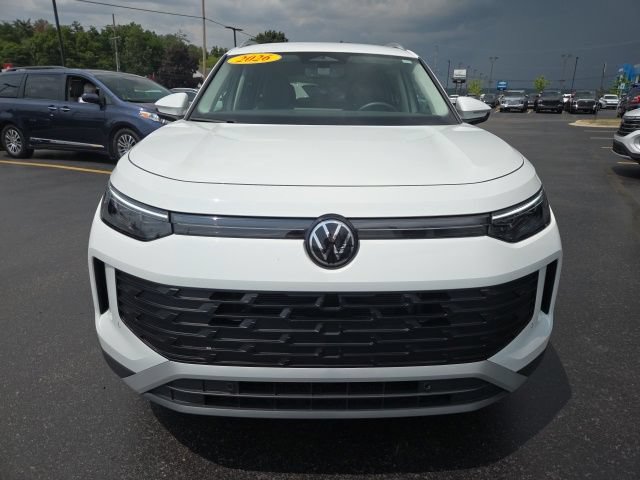 Used 2026 Volkswagen Tiguan SE AWD/4WD image 2