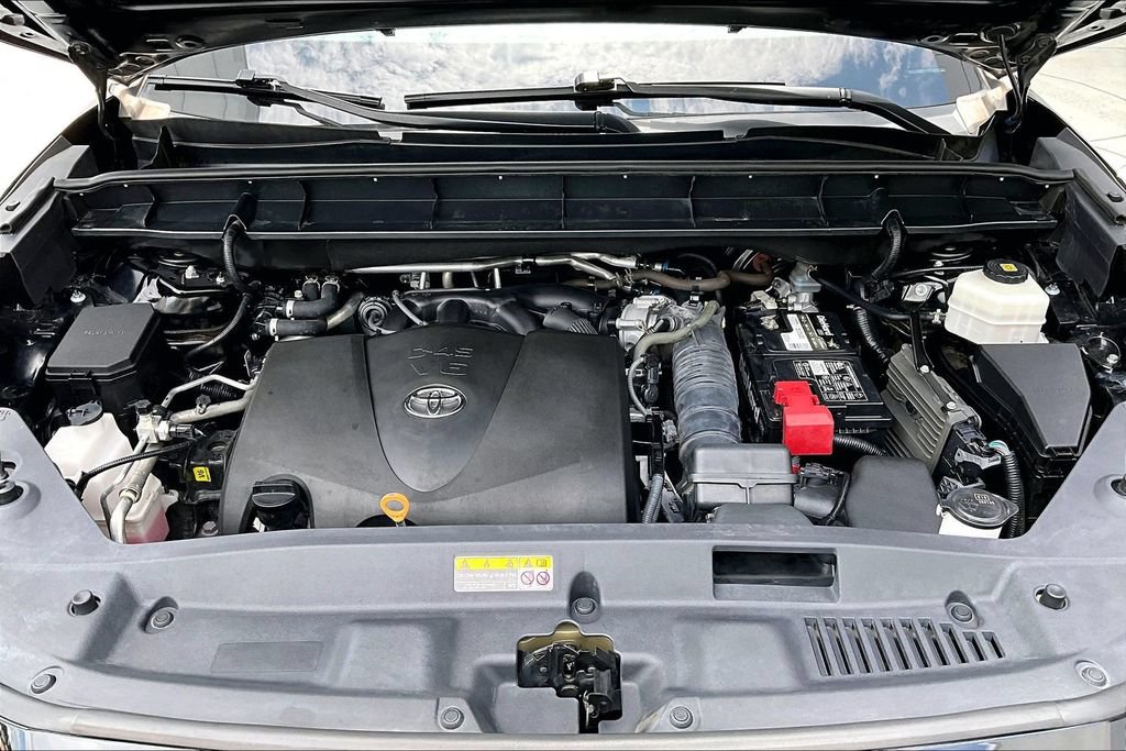 Certified 2020 Toyota Highlander XLE FWD image 34