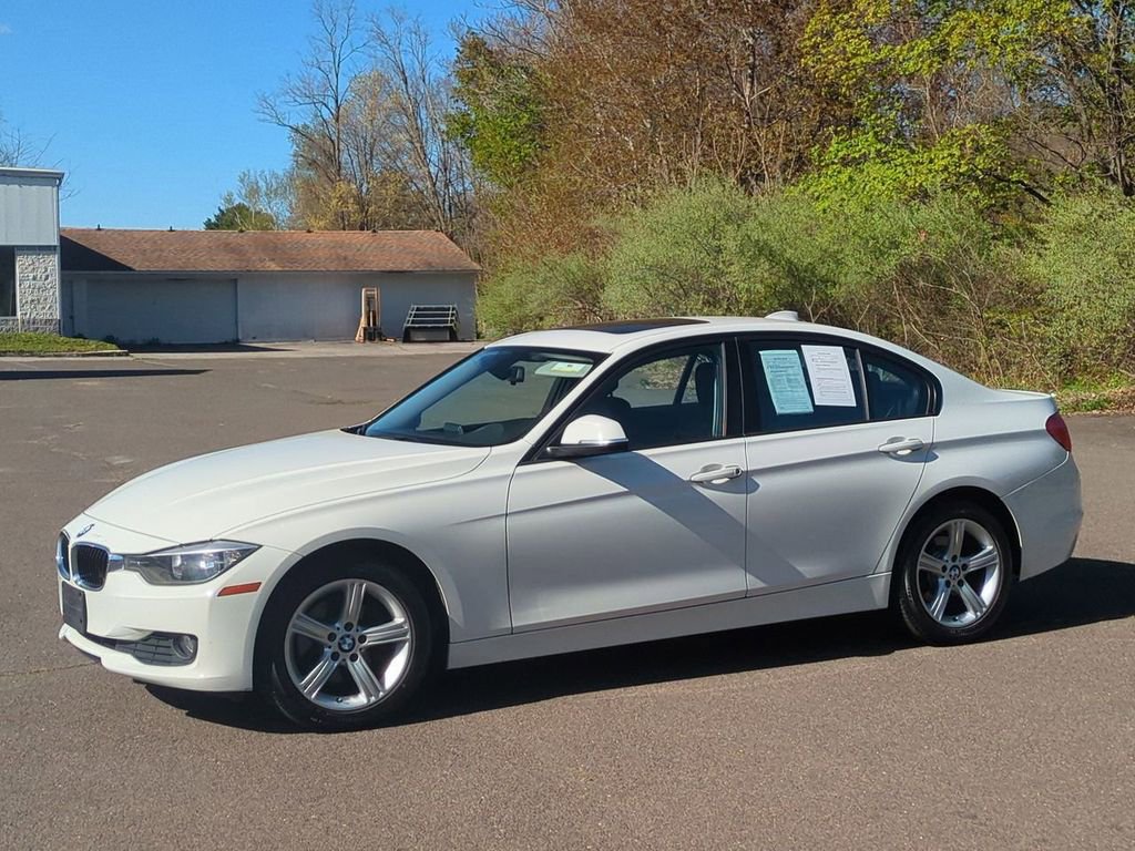Used 2014 BMW 320i xDrive Sedan AWD/4WD image 2