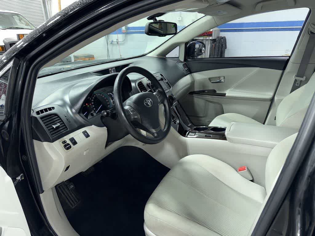 Used 2012 Toyota Venza LE w/ LE Convenience Pkg image 28