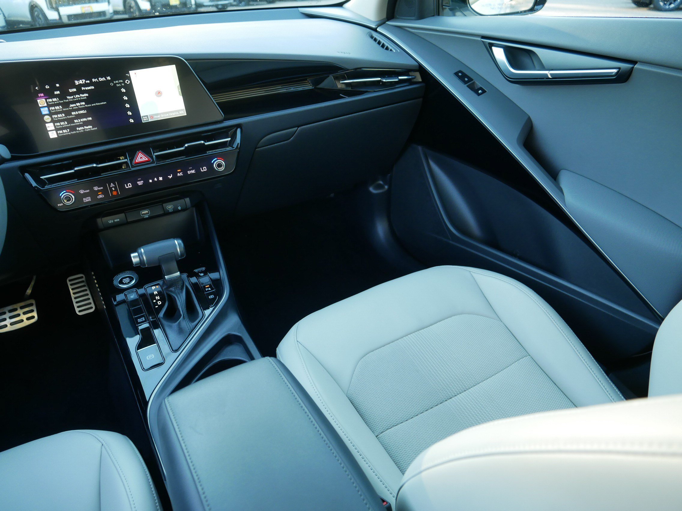 Certified 2023 Kia Niro EX Touring FWD image 11