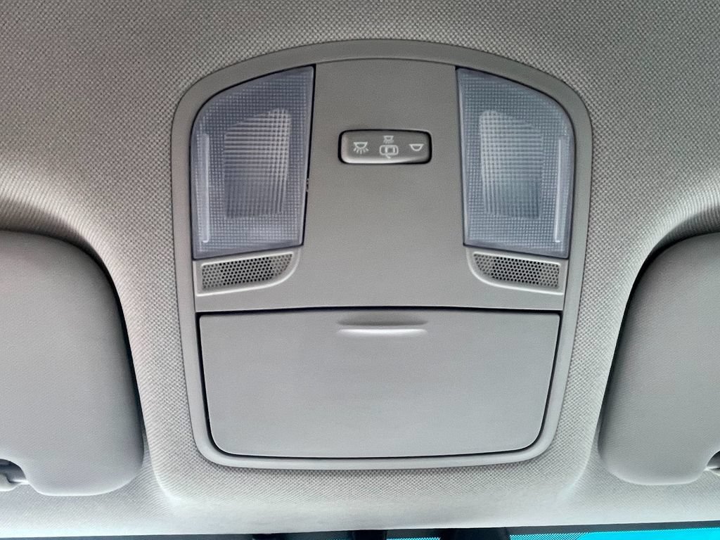 Used 2020 Hyundai Ioniq SE FWD image 23