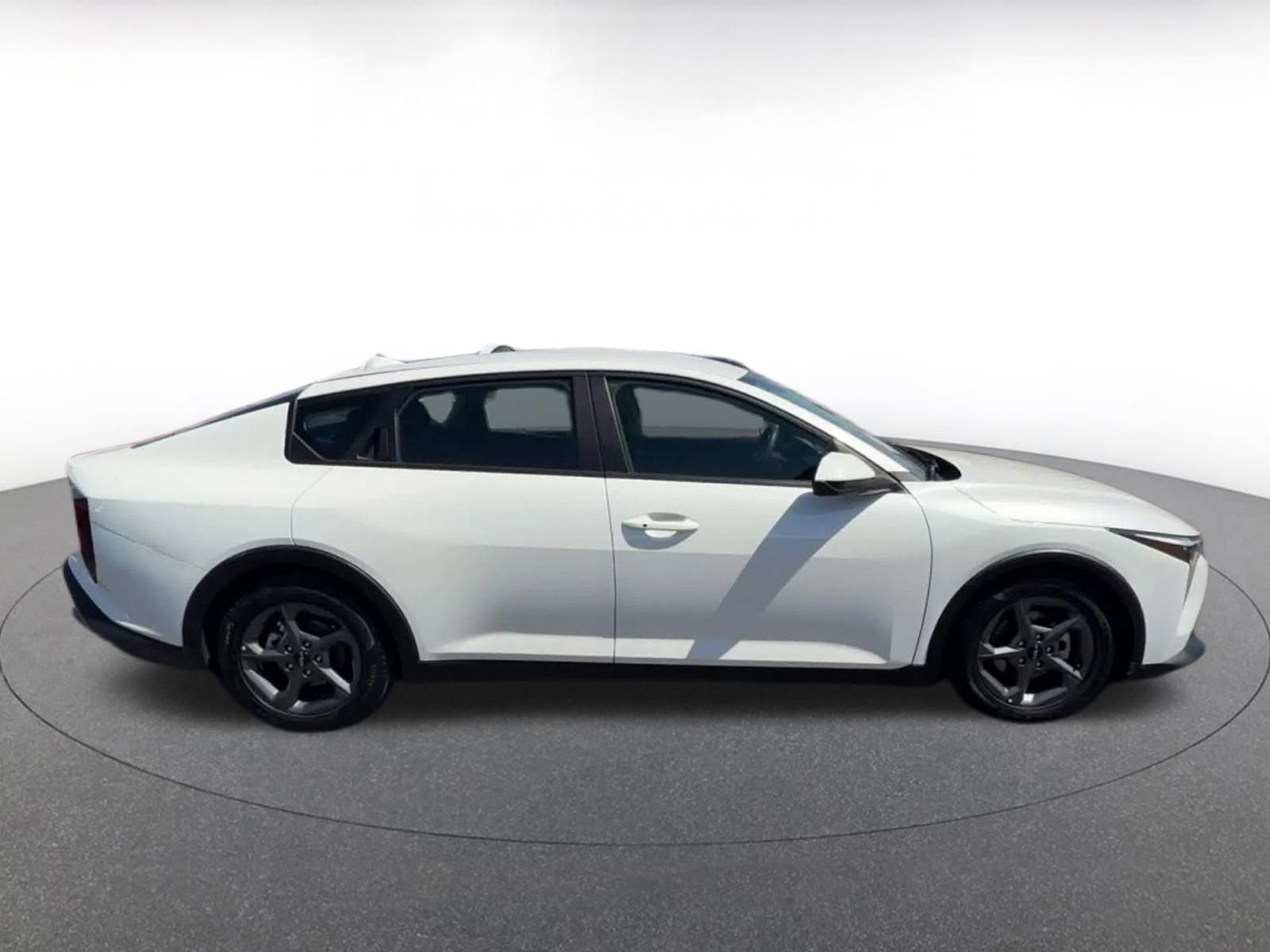 Used 2025 Kia K4 FWD image 16