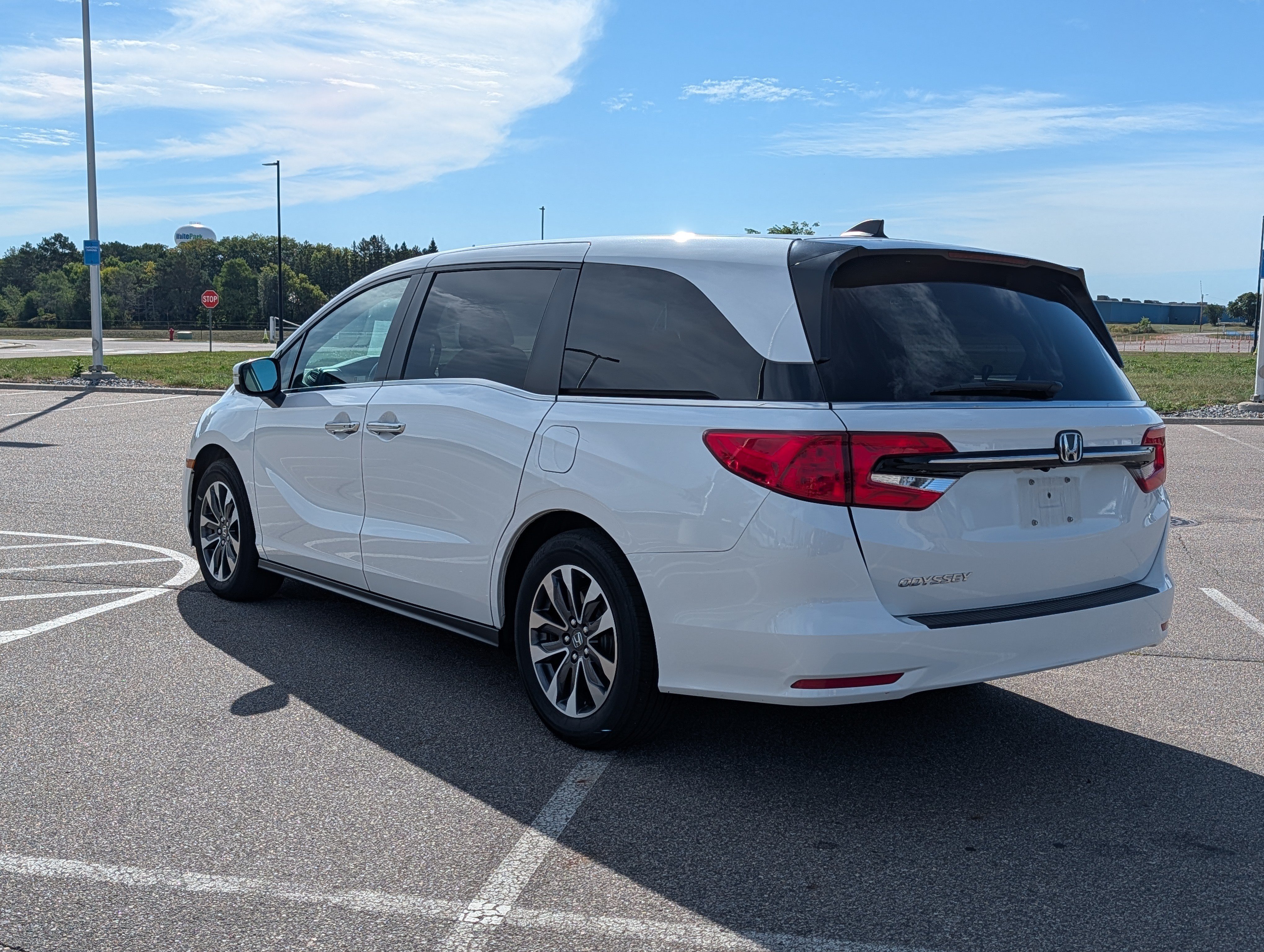 Used 2023 Honda Odyssey EX-L image 3