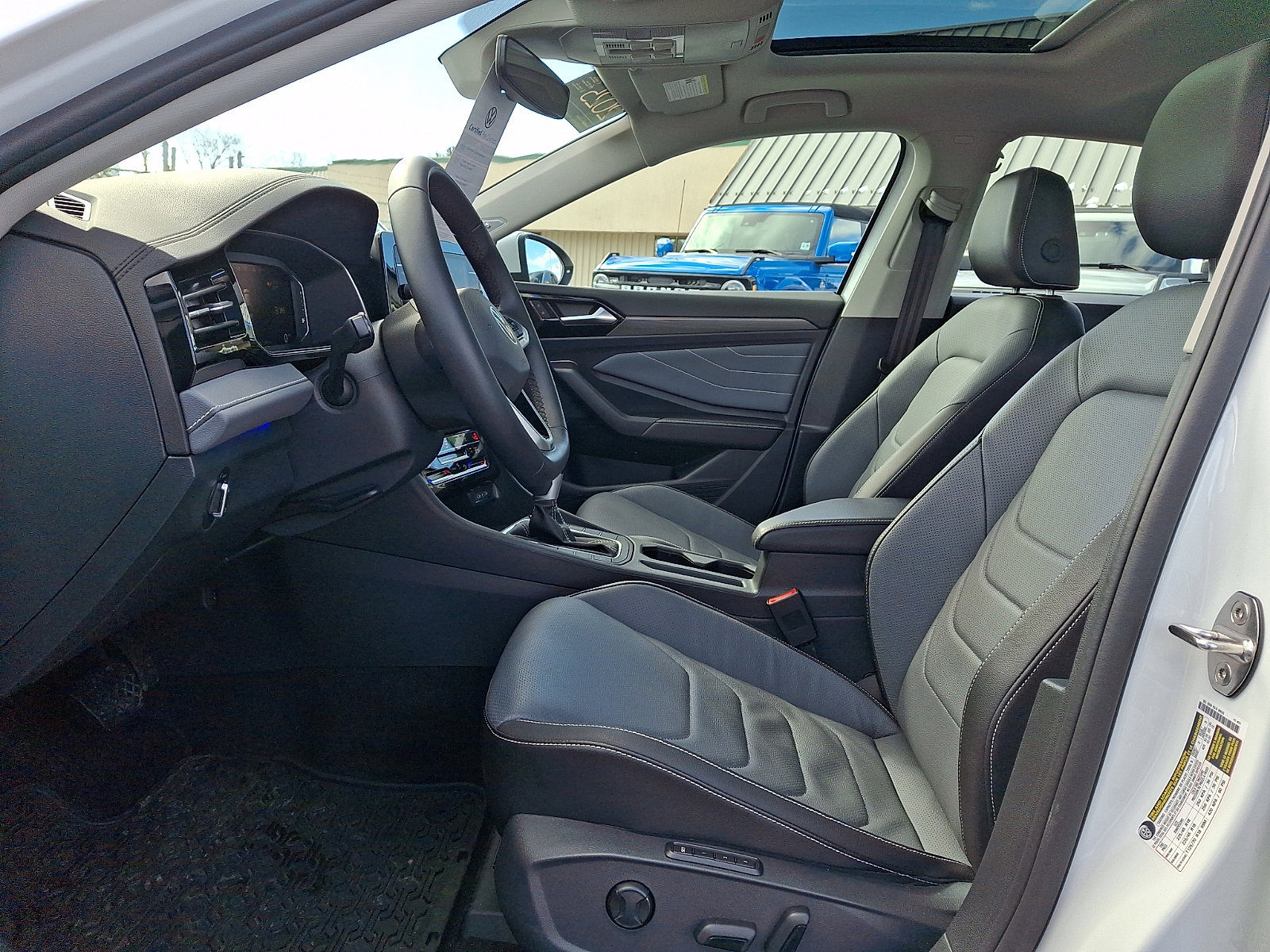 Certified 2025 Volkswagen Jetta SEL image 13