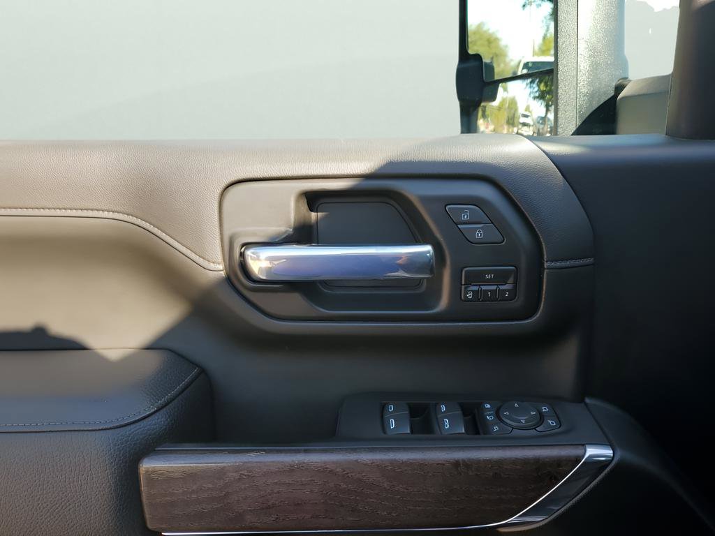 Used 2023 GMC Sierra 3500 Denali image 26