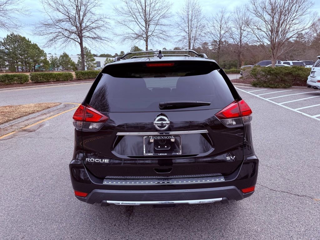 Used 2017 Nissan Rogue SV w/ Midnight Edition Package image 10