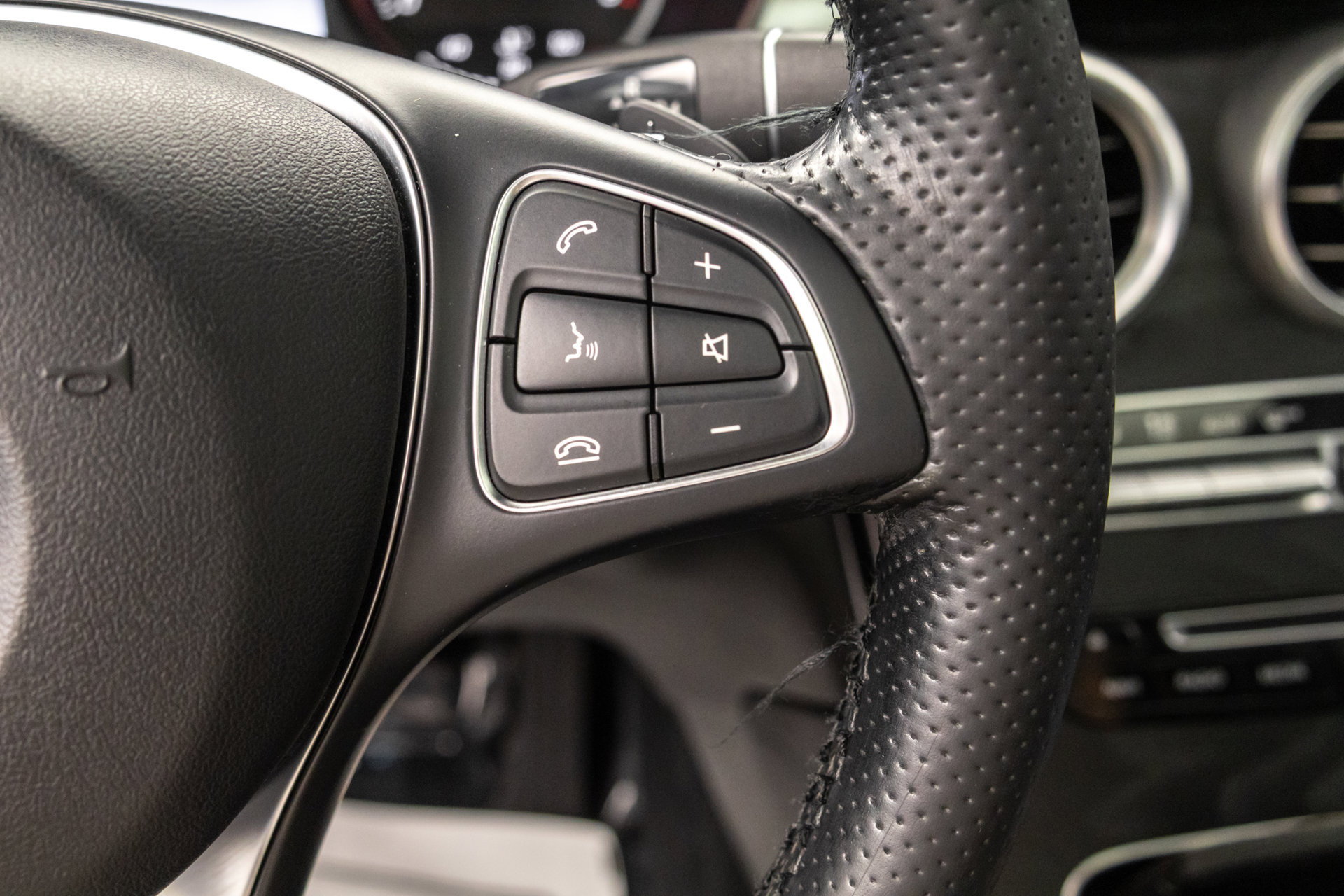 Used 2017 Mercedes-Benz GLC 300 4MATIC image 19