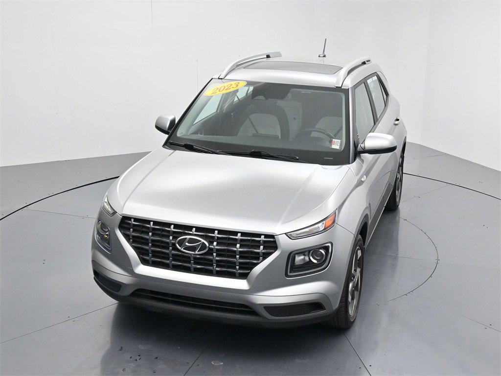 Used 2023 Hyundai Venue SEL image 39