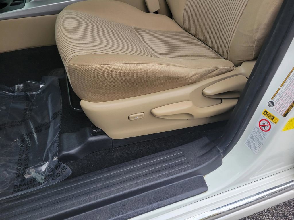 Used 2013 Toyota 4Runner SR5 w/ Convenience Pkg image 24