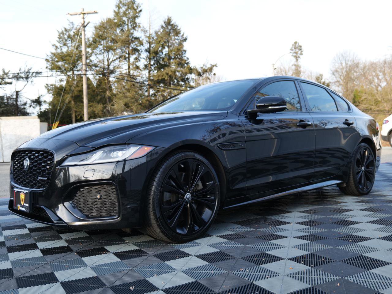 Used 2024 Jaguar XF R-Dynamic SE AWD/4WD image 89
