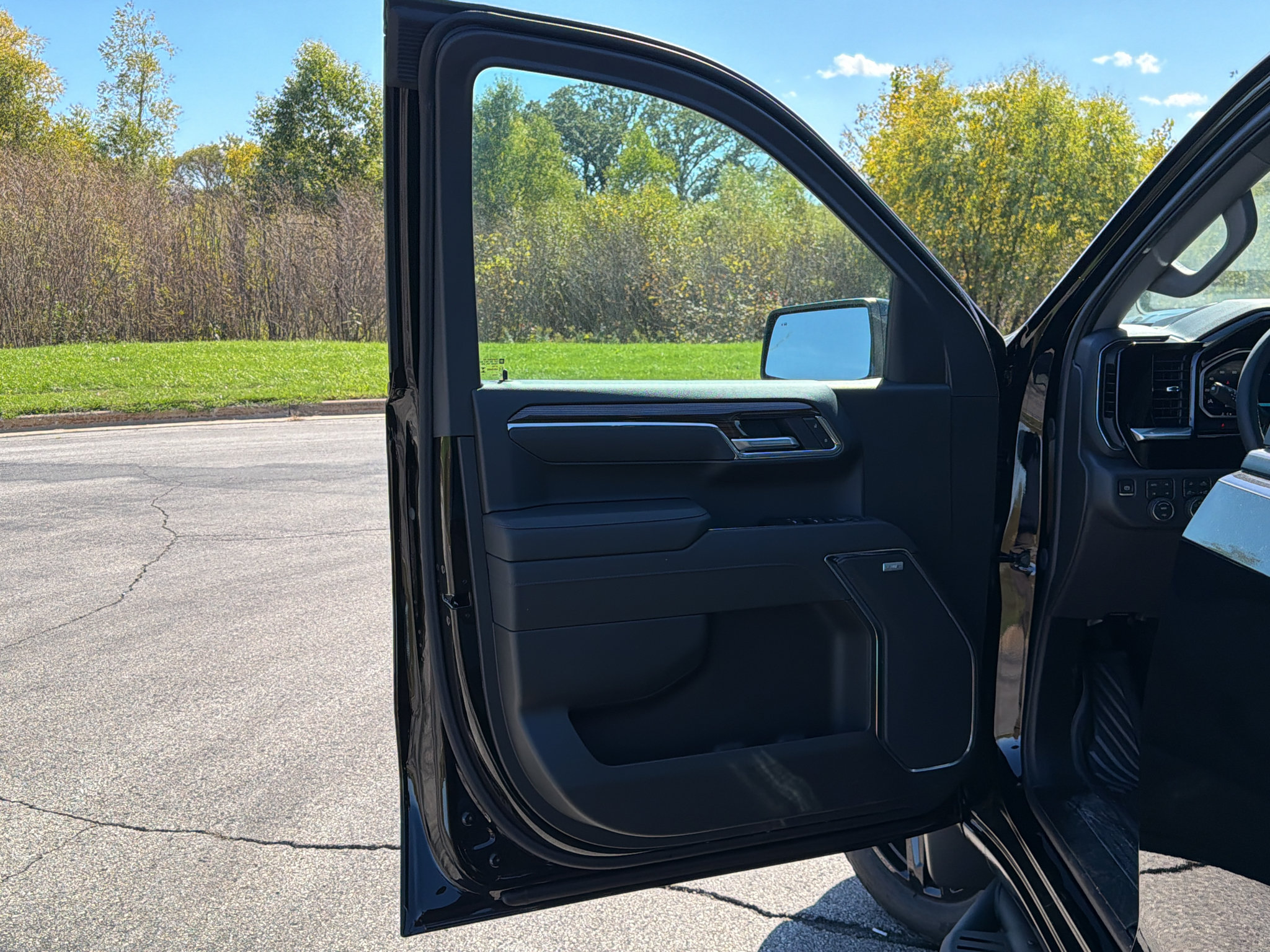 New 2026 Chevrolet Silverado 1500 LT Trail Boss w/ LT Trail Boss Premium Package AWD/4WD image 10