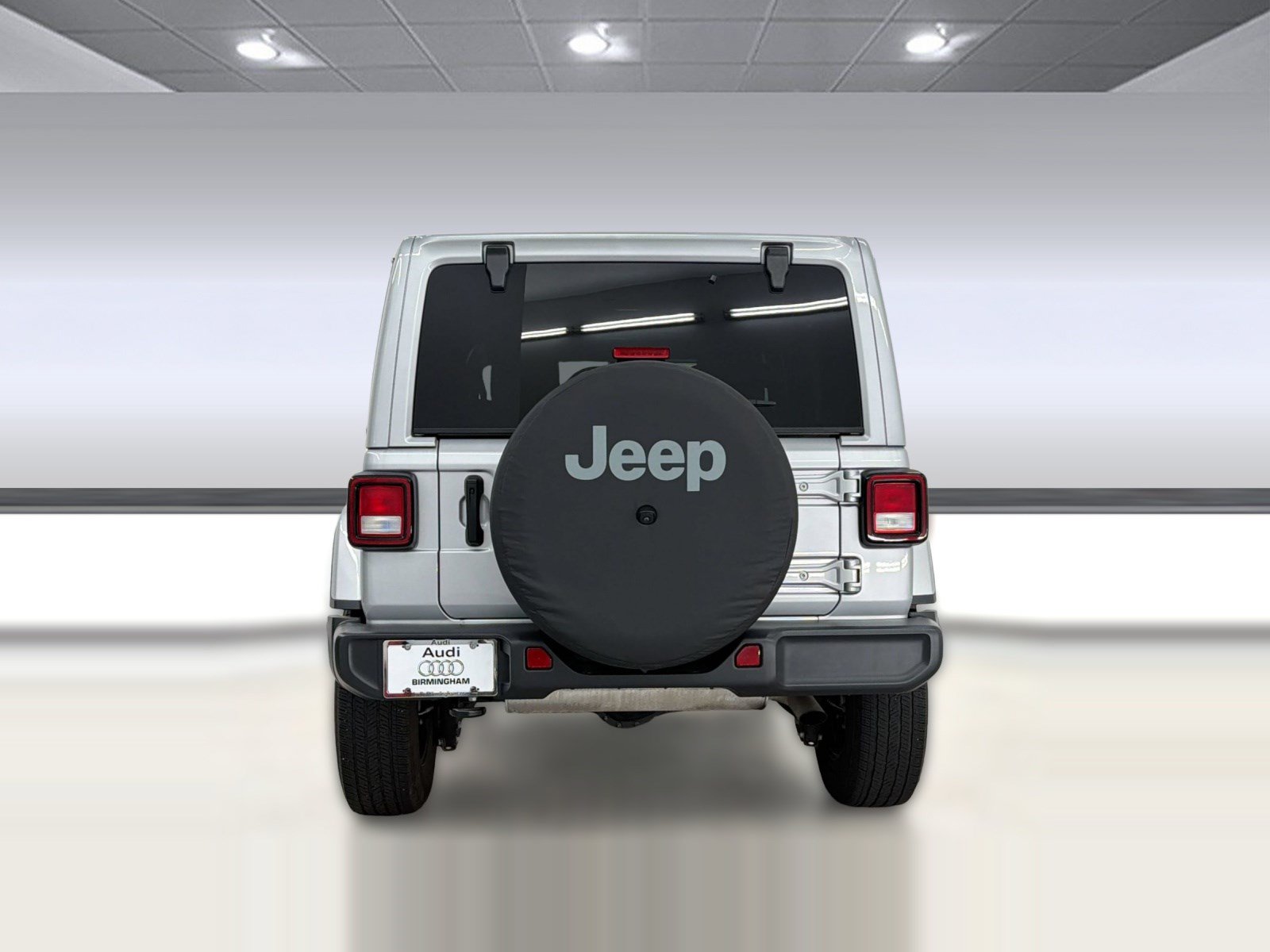 Used 2023 Jeep Wrangler Unlimited Sahara w/ Cold Weather Group AWD/4WD image 9