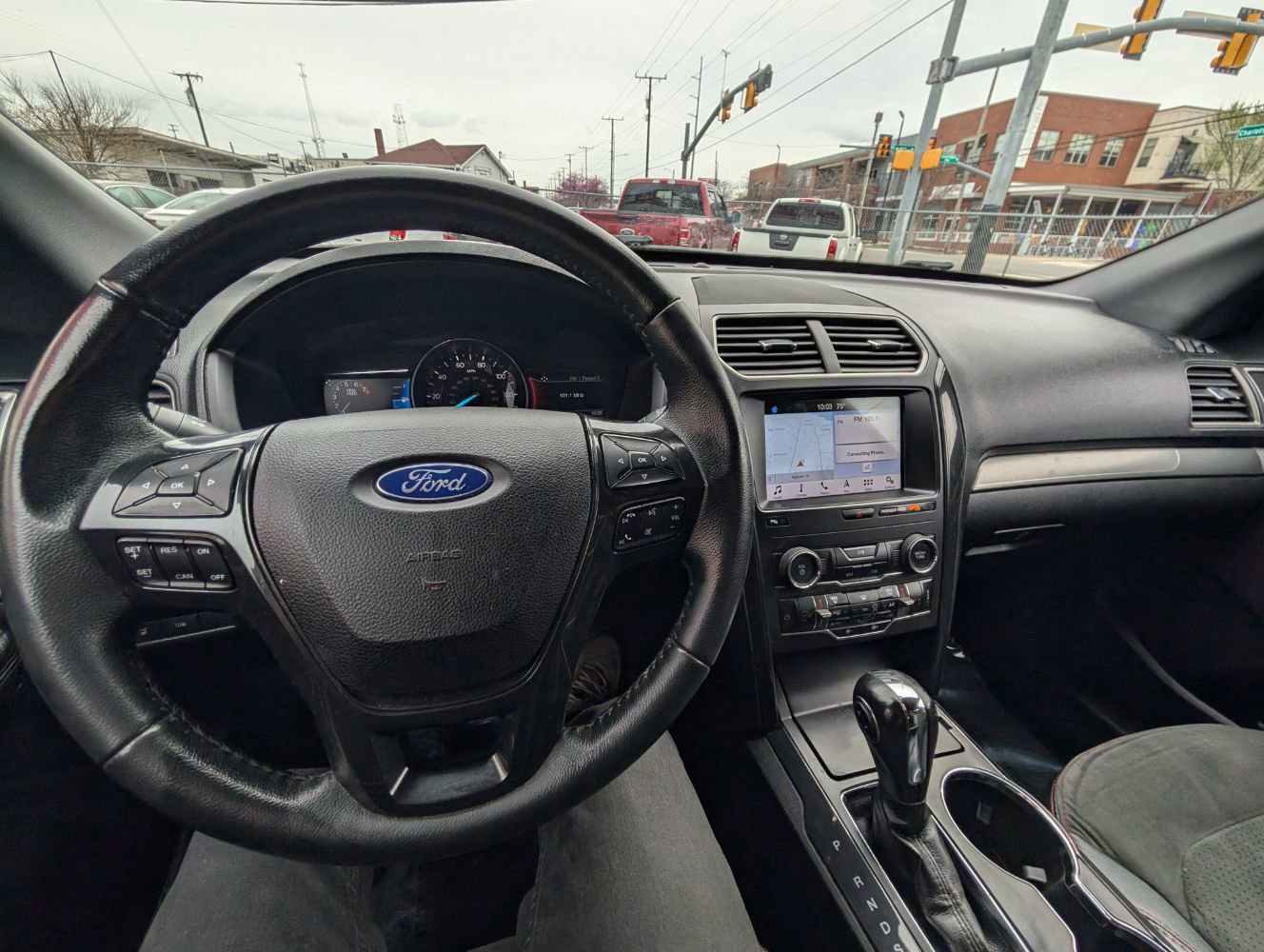 Used 2019 Ford Explorer XLT w/ Equipment Group 202A FWD image 20