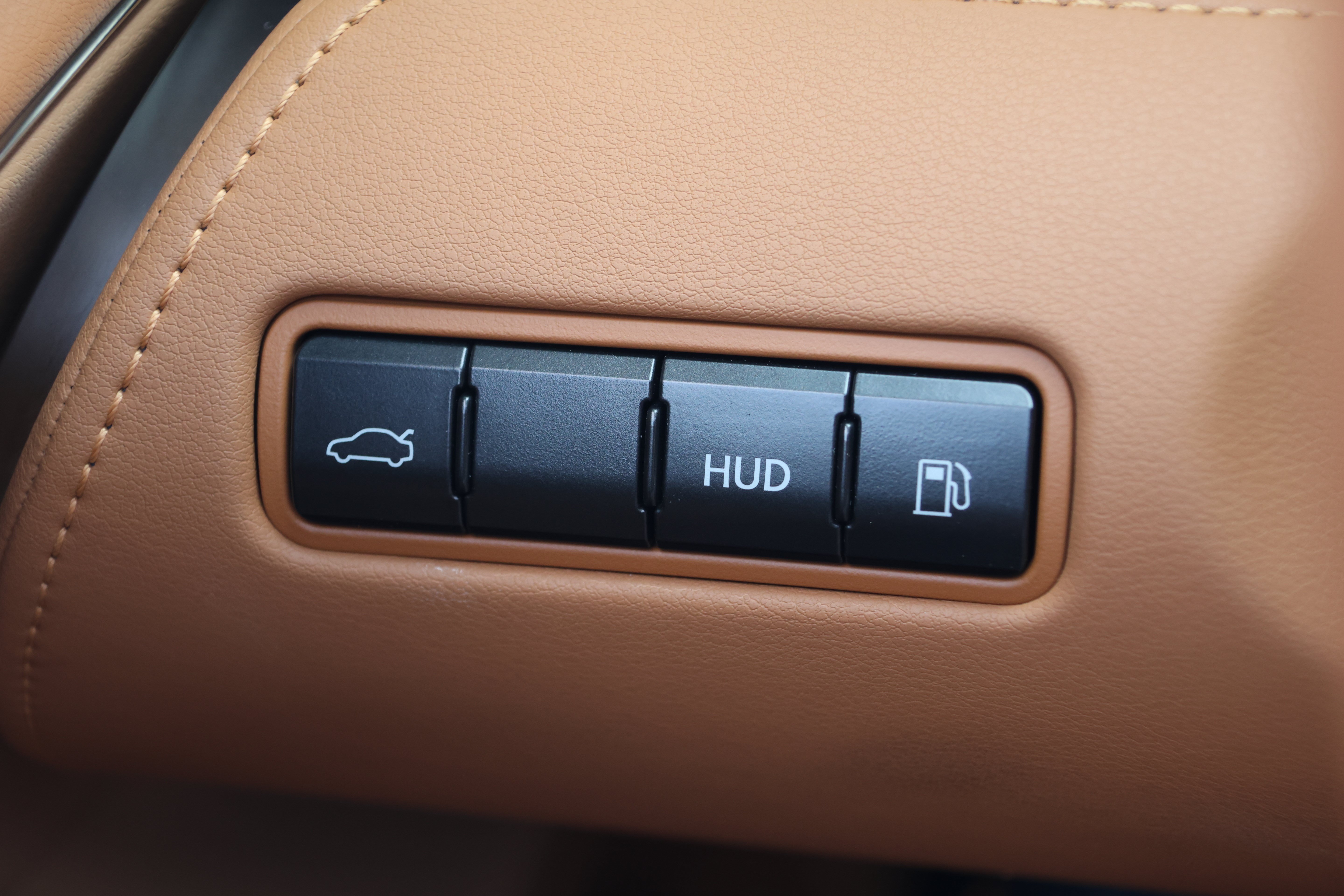 Used 2021 Lexus LC 500 Convertible w/ Touring Package RWD image 15