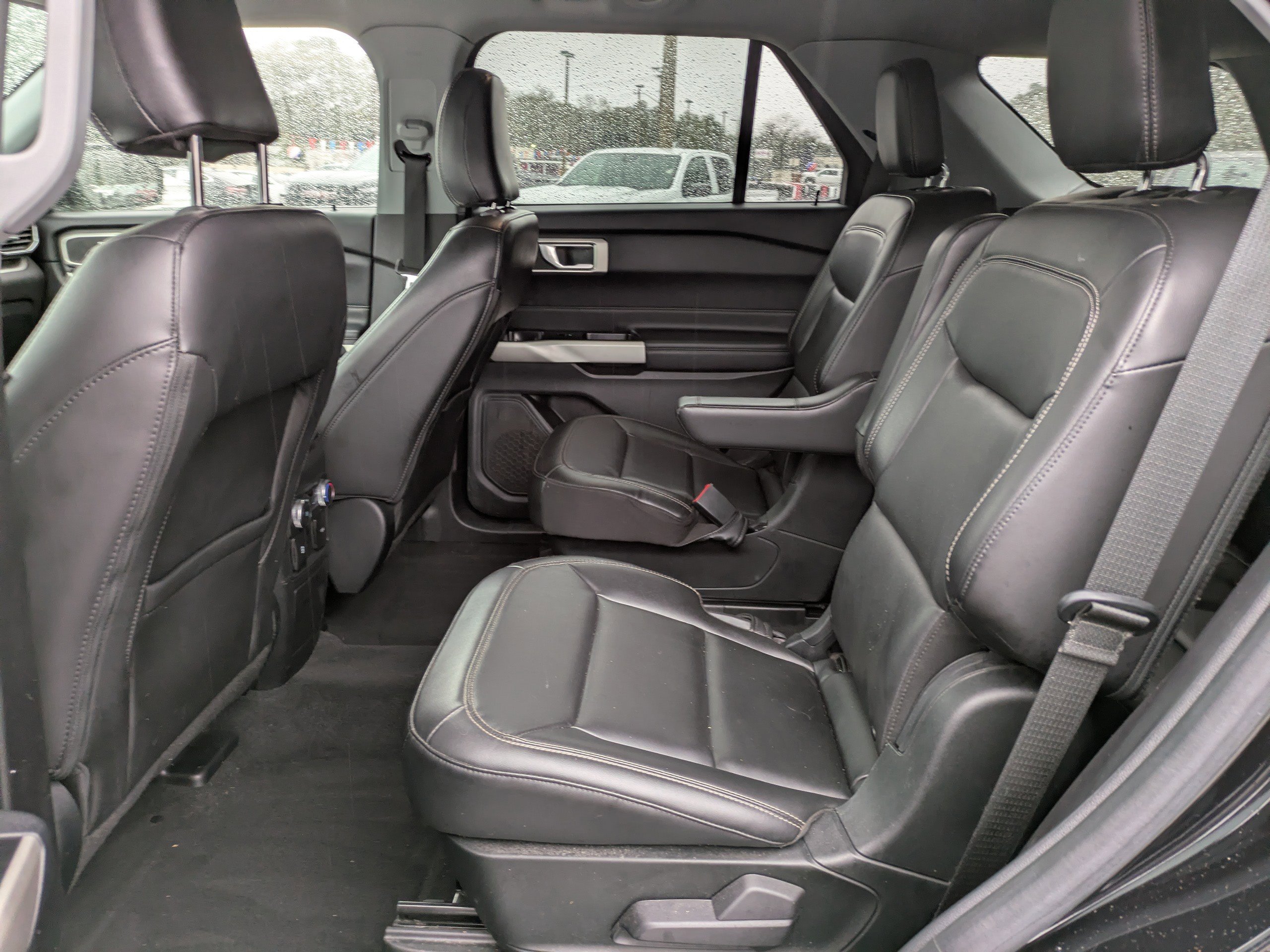 Used 2022 Ford Explorer XLT w/ Equipment Group 202A image 17