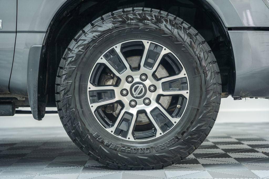 Used 2022 Nissan Titan SV w/ SV Convenience Package image 16