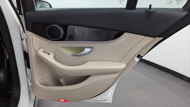 Used 2015 Mercedes-Benz C 300 Sedan image 21