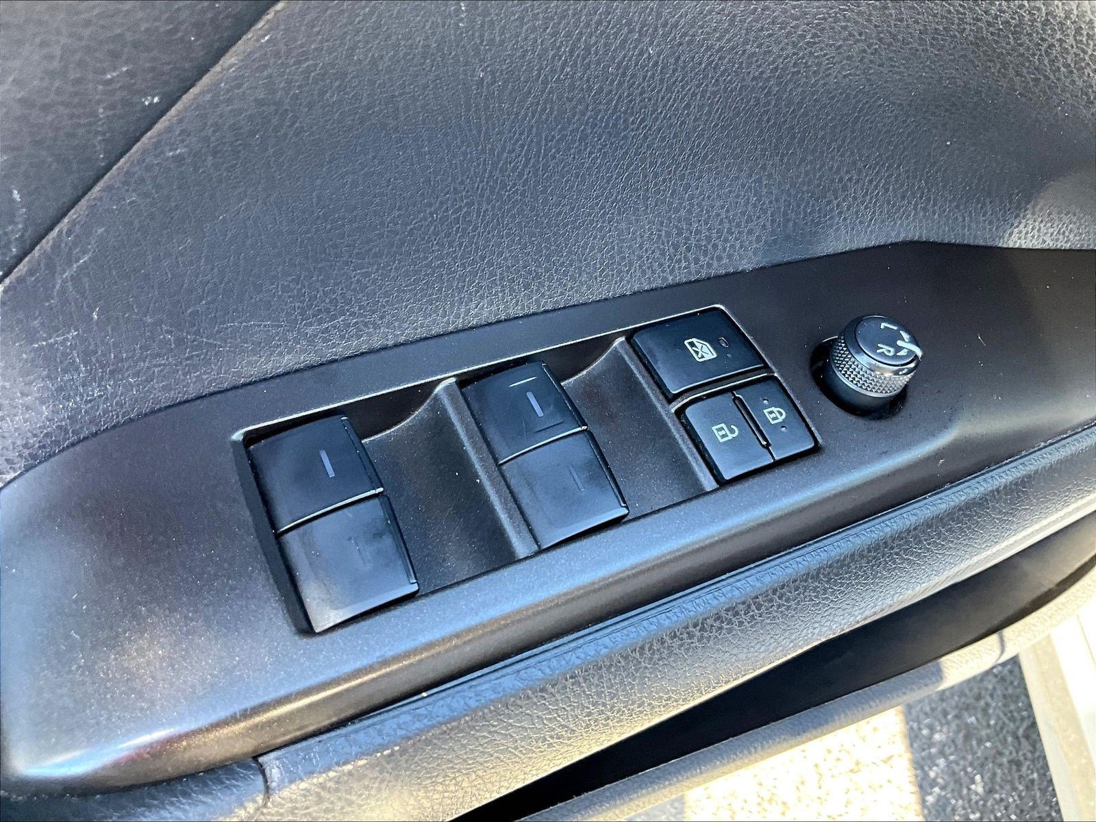 Used 2023 Toyota Camry SE FWD image 34