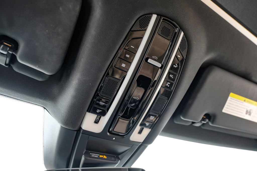 Used 2021 Porsche Cayenne AWD/4WD image 28