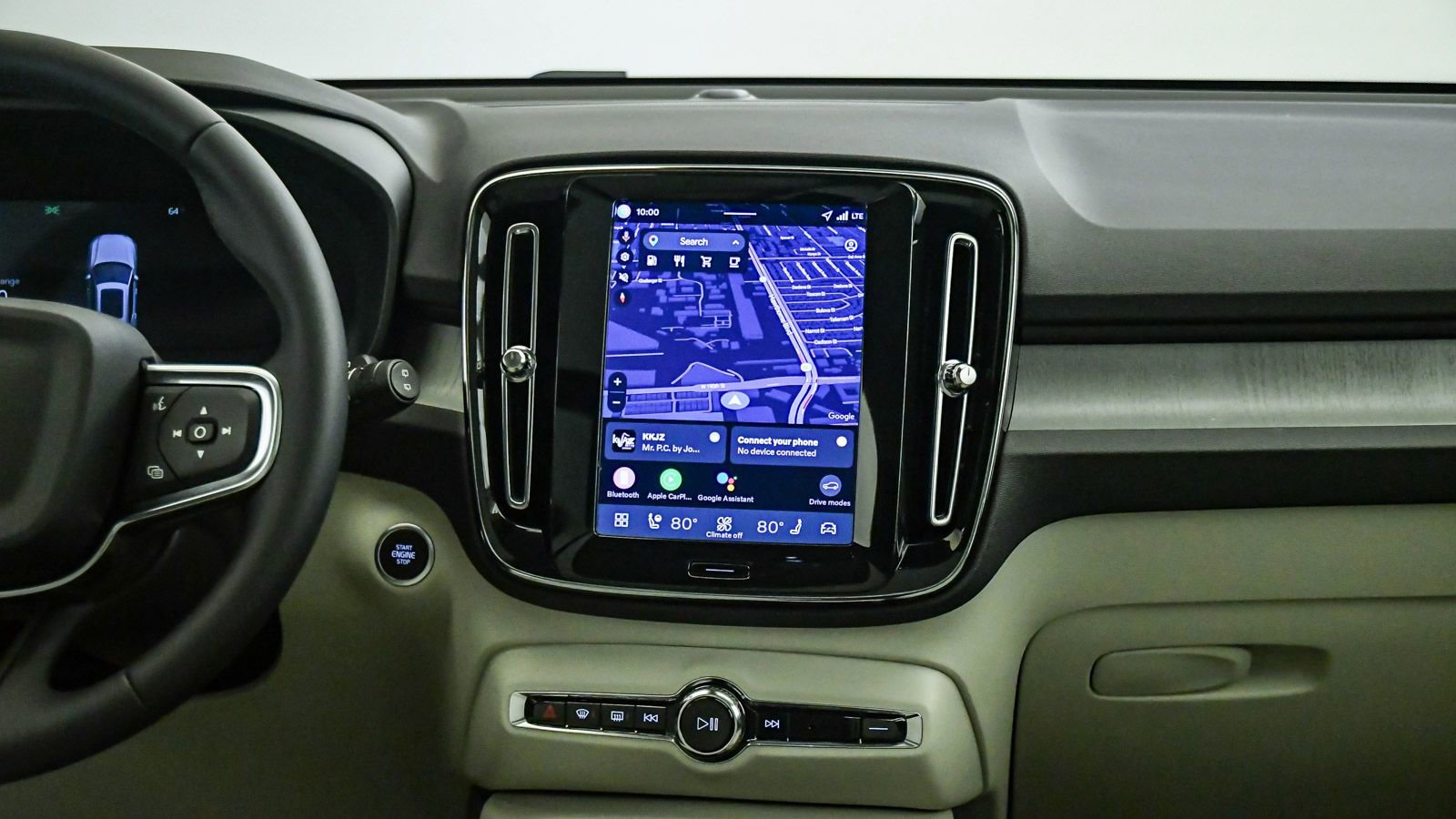 Certified 2026 Volvo XC40 B5 Plus w/ Protection Package Premier AWD/4WD image 14