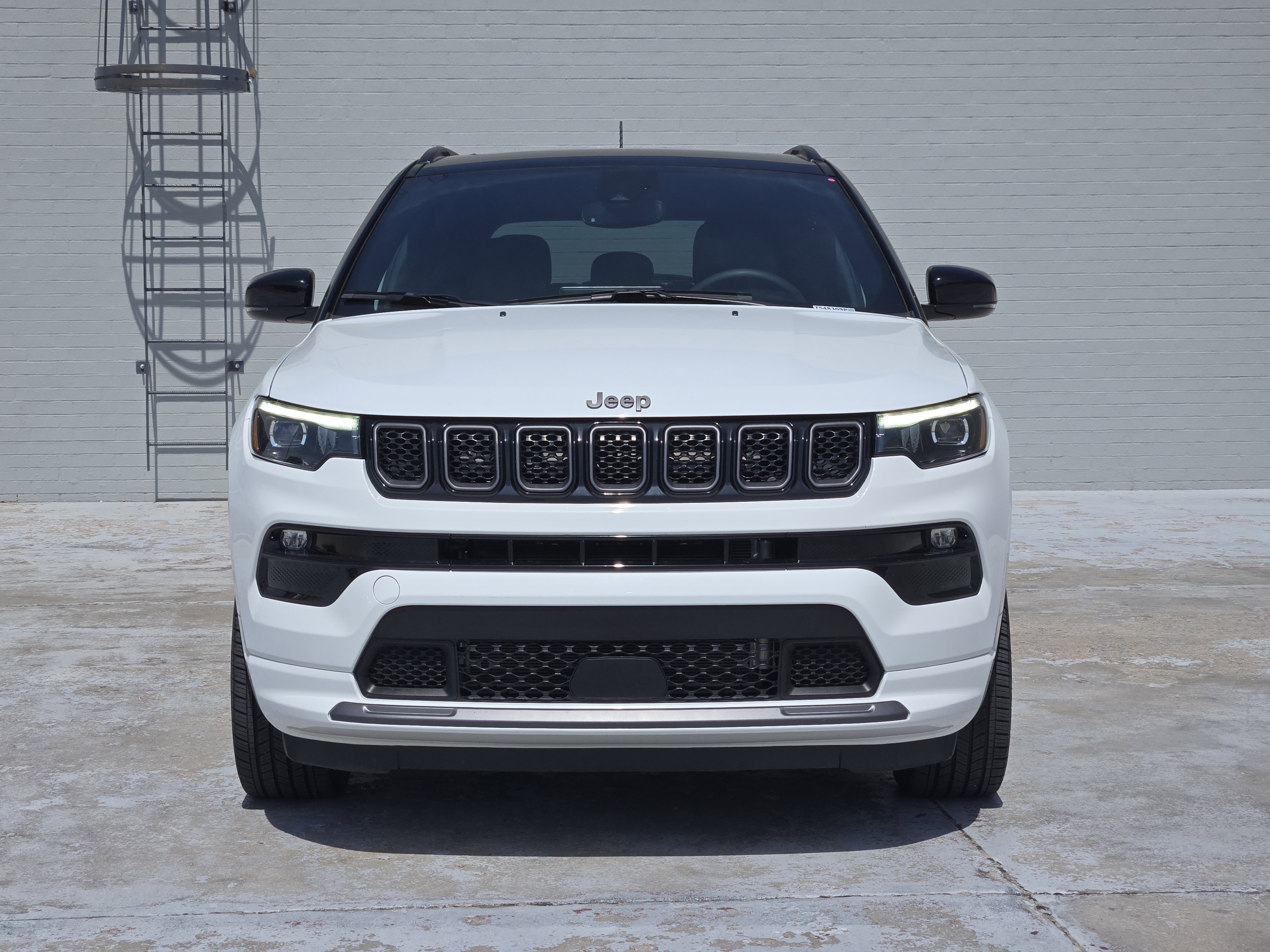 Used 2023 Jeep Compass High Altitude AWD/4WD image 3