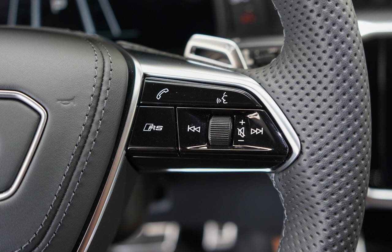 Used 2025 Audi RS 7 Performance AWD/4WD image 51