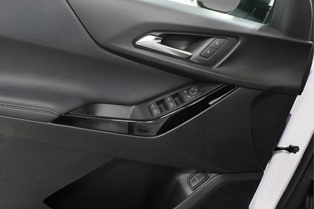 New 2026 Chevrolet Equinox LT w/ Convenience Package II FWD image 22