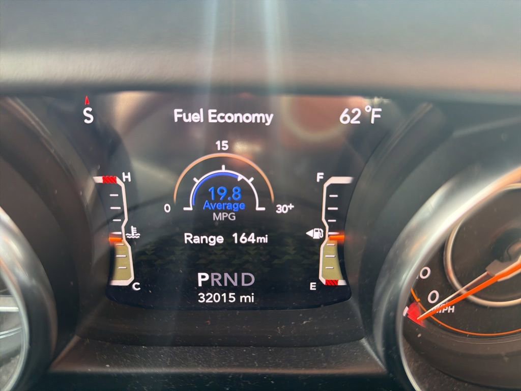 Used 2019 Jeep Wrangler Unlimited Sahara w/ Uconnect 4C Nav & Sound Group image 13