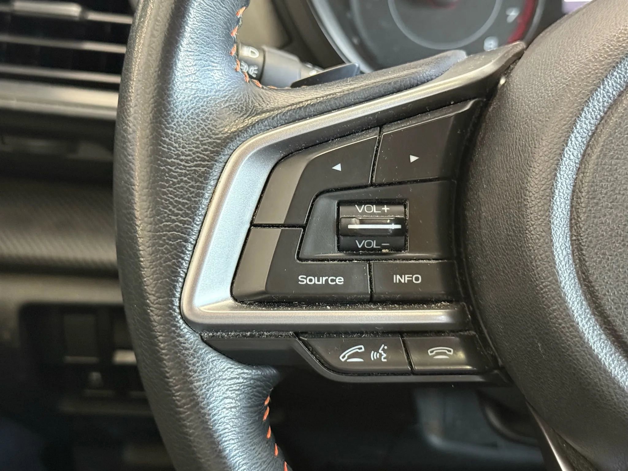 Used 2018 Subaru Crosstrek 2.0i Premium w/ Moonroof Package image 12