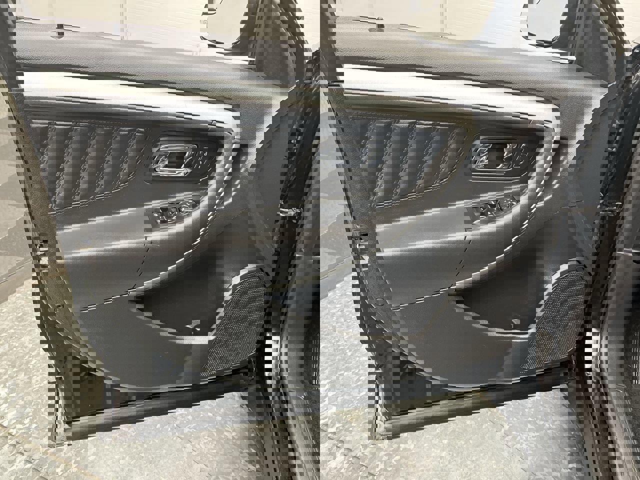 Used 2014 Ford Taurus SEL w/ Equipment Group 201A image 8