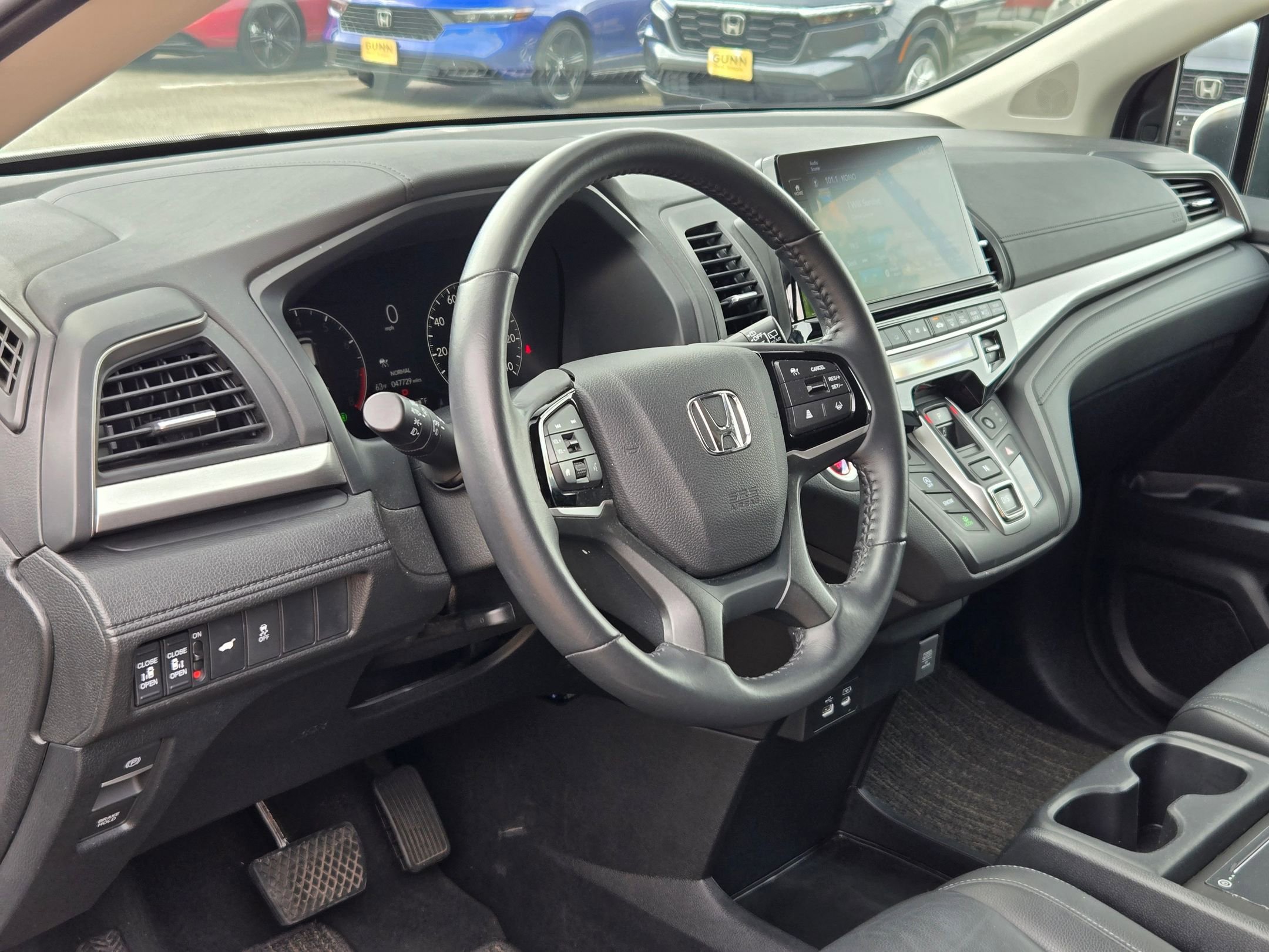 Used 2025 Honda Odyssey EX-L image 12