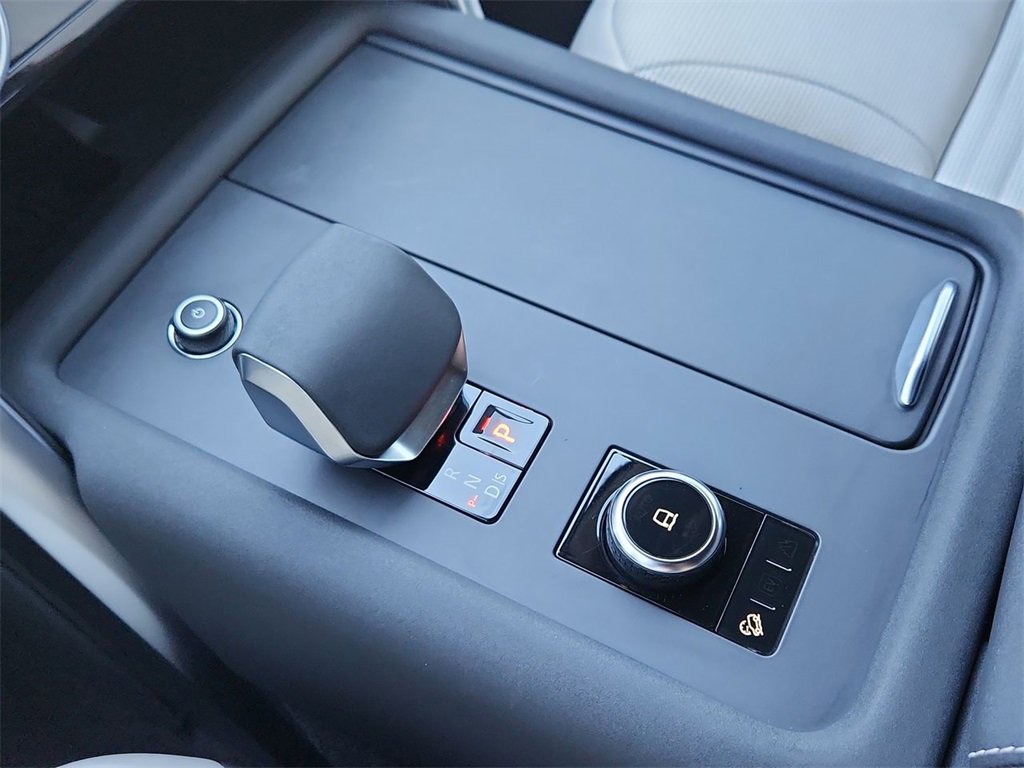 Used 2023 Land Rover Discovery S R-Dynamic image 18