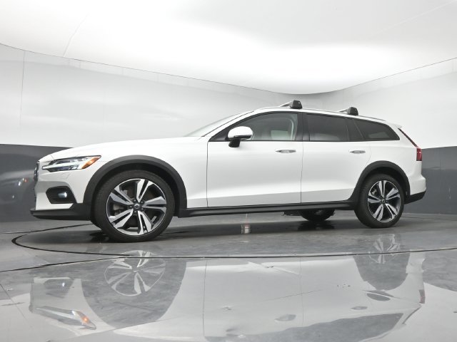 Used 2024 Volvo V60 B5 Cross Country Plus w/ Protection Package Premier AWD/4WD image 13
