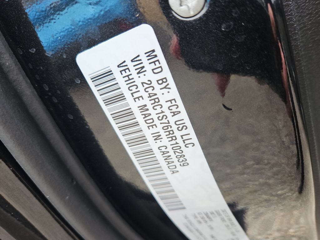 Used 2024 Chrysler Pacifica Premium FWD image 14