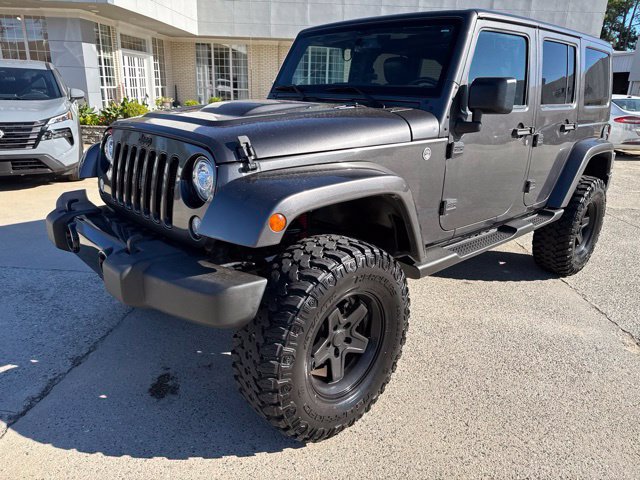 Used 2018 Jeep Wrangler Unlimited Sahara AWD/4WD image 2