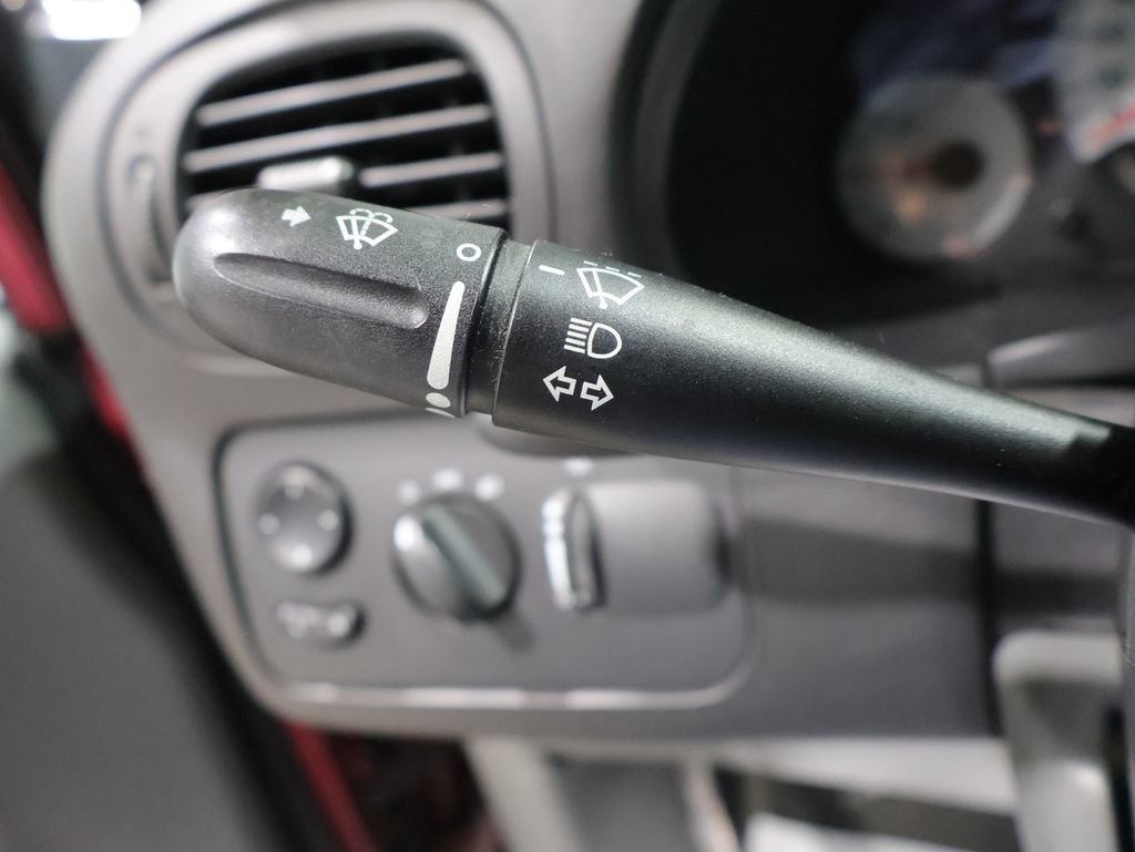 Used 2006 Dodge Caravan SXT w/ Popular Equipment Group I FWD image 27