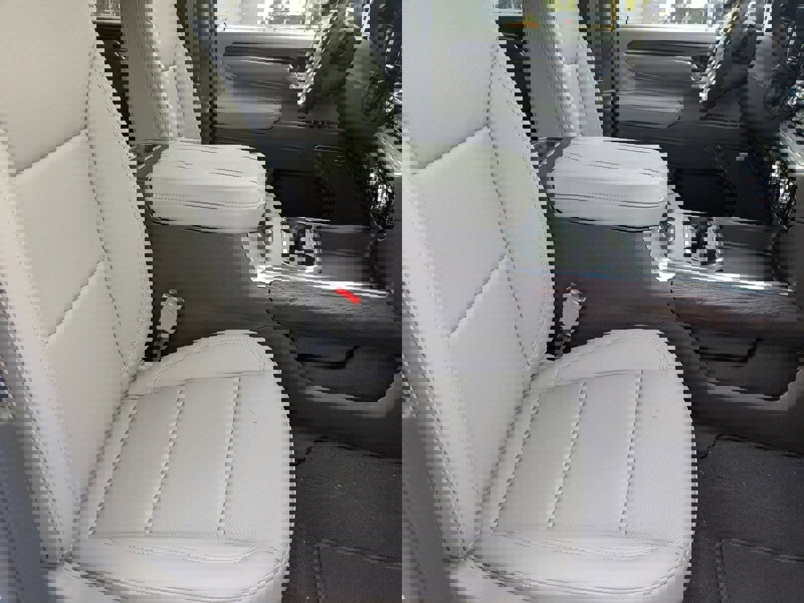 New 2025 GMC Sierra 2500 SLT w/ SLT Premium Package image 28