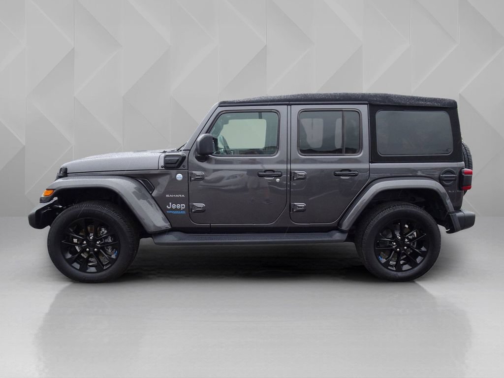 Used 2022 Jeep Wrangler Unlimited Sahara w/ Cold Weather Group AWD/4WD image 2